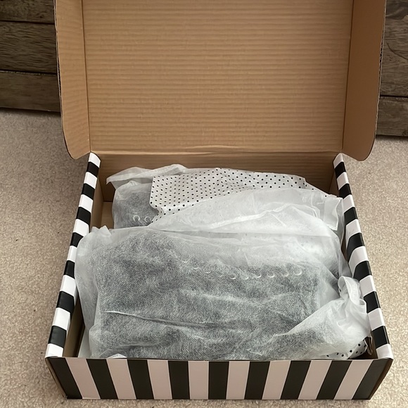 Going to consignment next week!! Last chance!! Sexy Charla Tedrick Wedges NIB!! - Picture 7 of 8